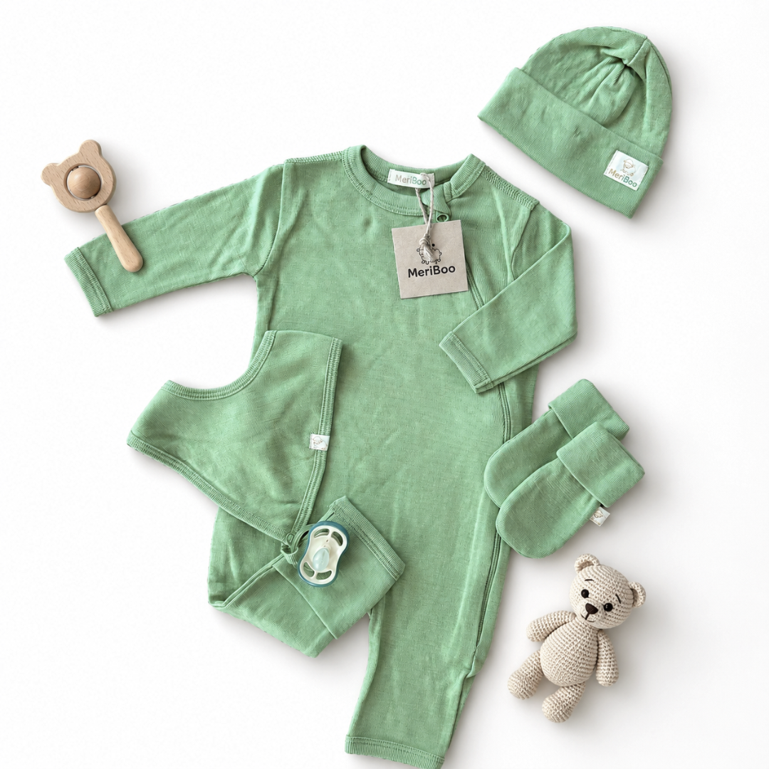 Комплект за изписване от сертифицирано фино мерино "Newborn Essentials"