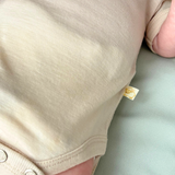 Боди с къс ръкав от 100% органична мериносова вълна