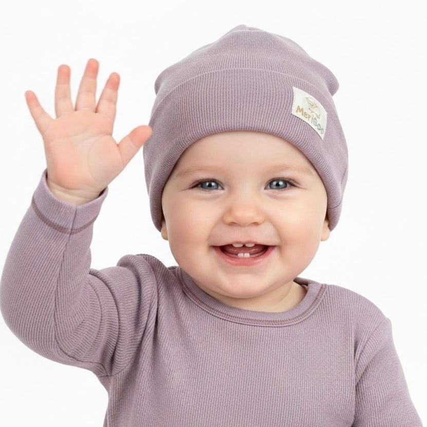 Шапка от 100% сертифицирано фино мерино за бебета и деца